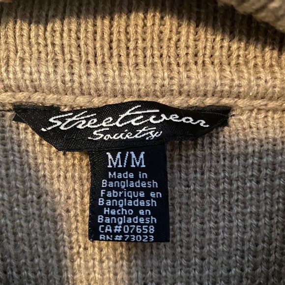 Beige Turtleneck - Picture 4 of 5